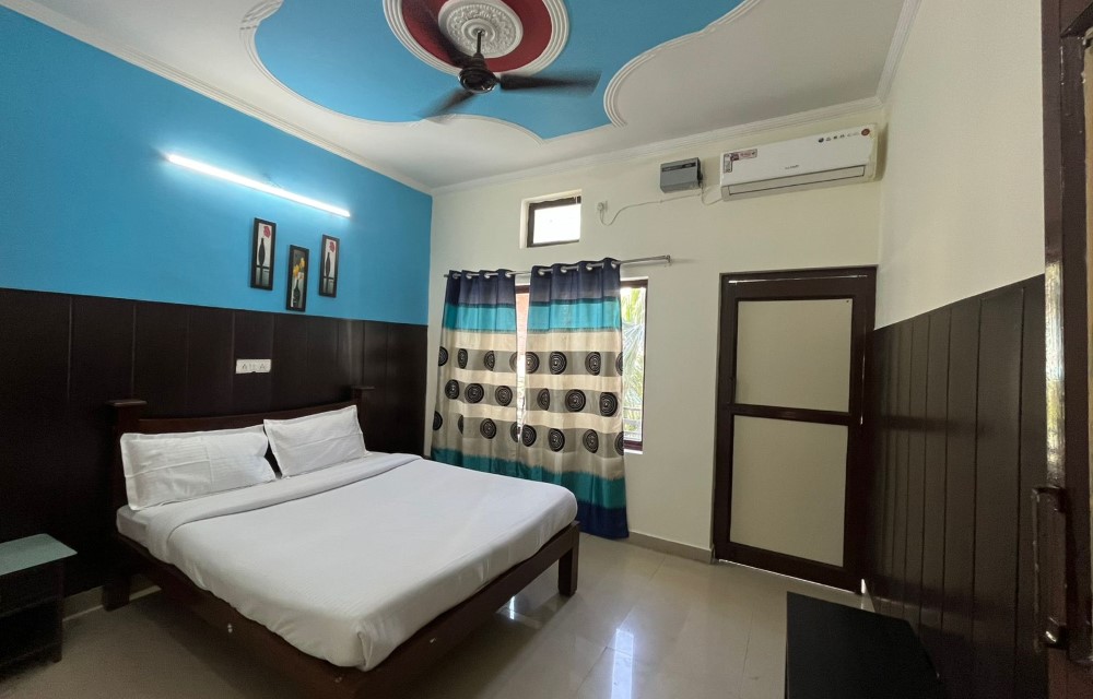 Deluxe AC Room